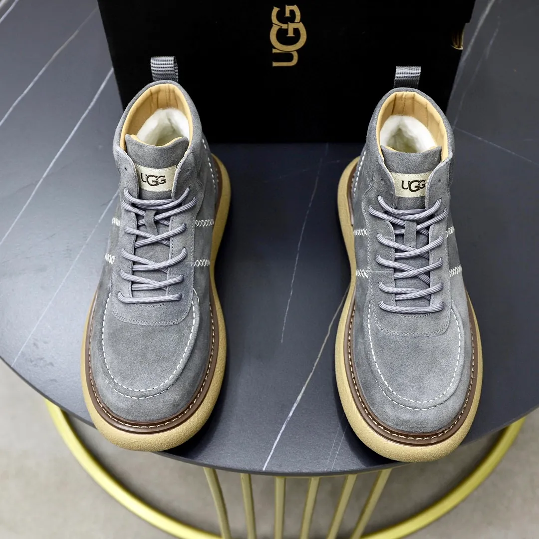 Ex-factory price: 640💰Thick wool imported from Australia Brand: UGG genuine purchasing agent Size: 38-44 Grade: Official website 1:1 Material: First layer of genuine leather waterproof and antifreeze upper Real wool lining Original non-slip soft wear-resistant outsole Style category: Men's casual shoes Trendy style Comfortable on the feet Color: Official website color synchronization
